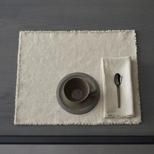 LINGE PARTICULIER LOOSE TABLE-MAT
100% LINEN
IN Color WALNUT made in FRANCE